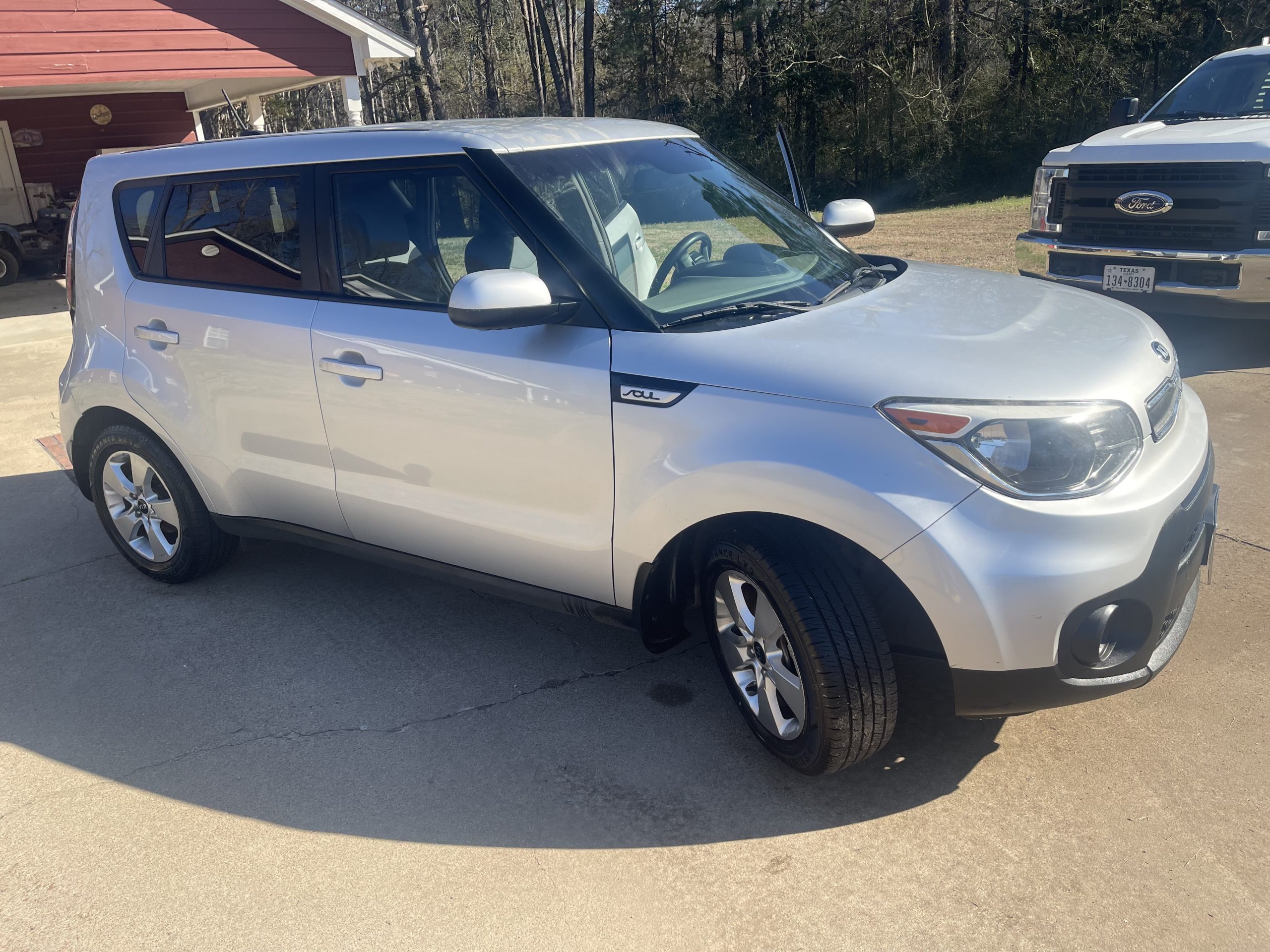 Kia Soul – Located in Gilmer , max seating 5, adult owner, garage kept, clean, Bluetooth, well maintained,  Call (903) 235-5009 or (903) 790-0201